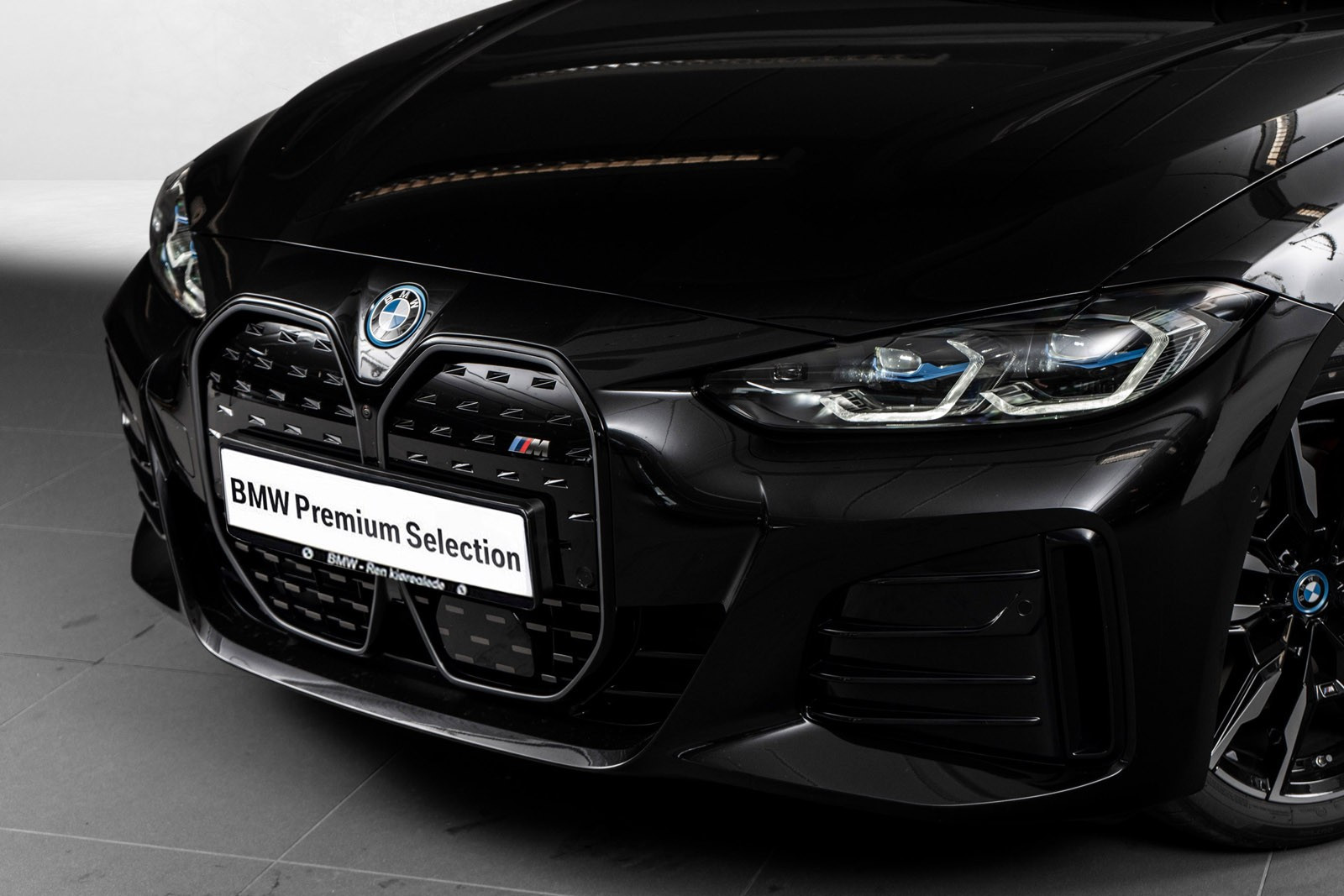 BMW i4 M50