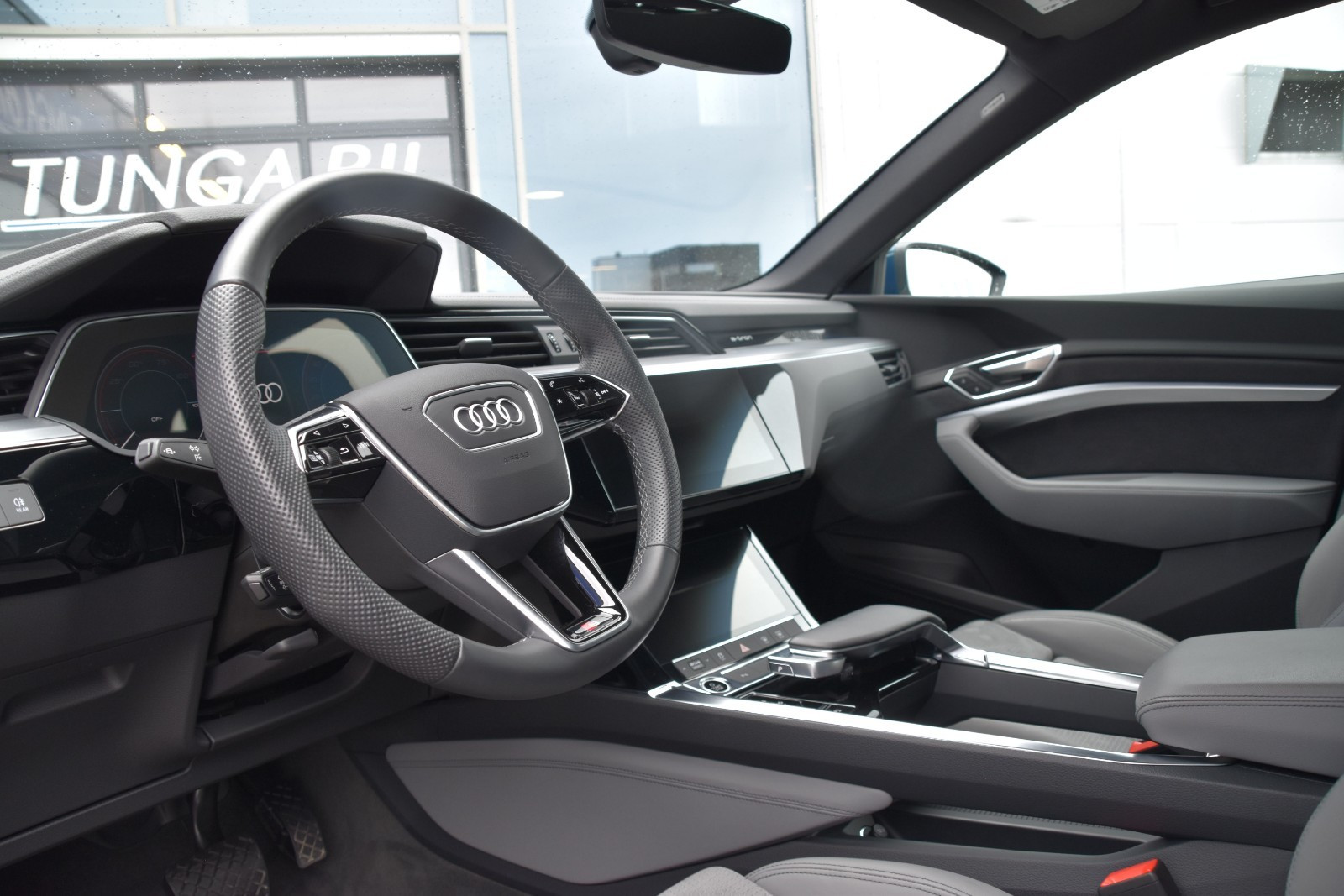Audi e-tron