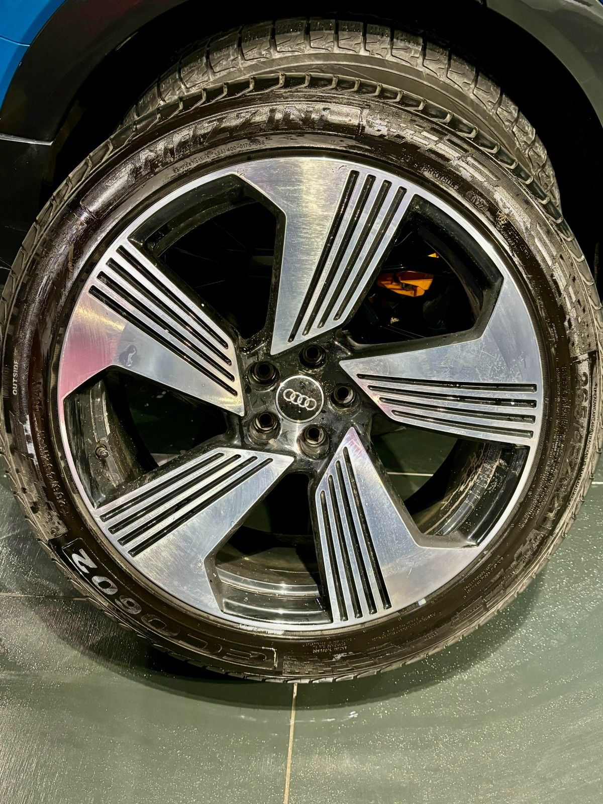 Audi e-tron