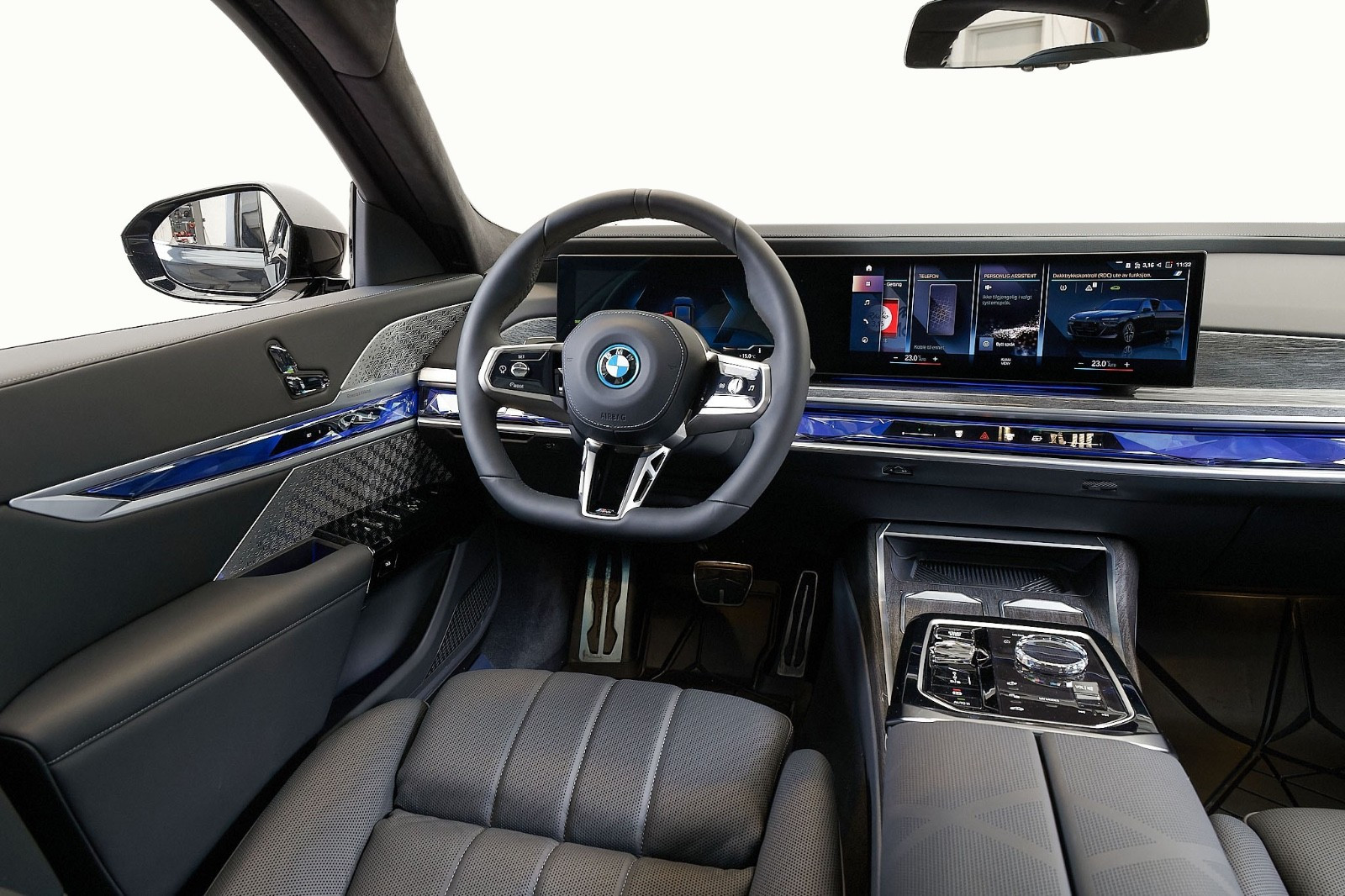 BMW i7
