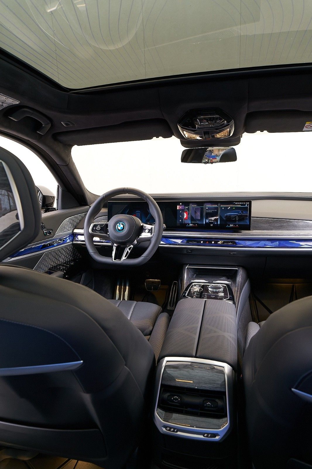 BMW i7