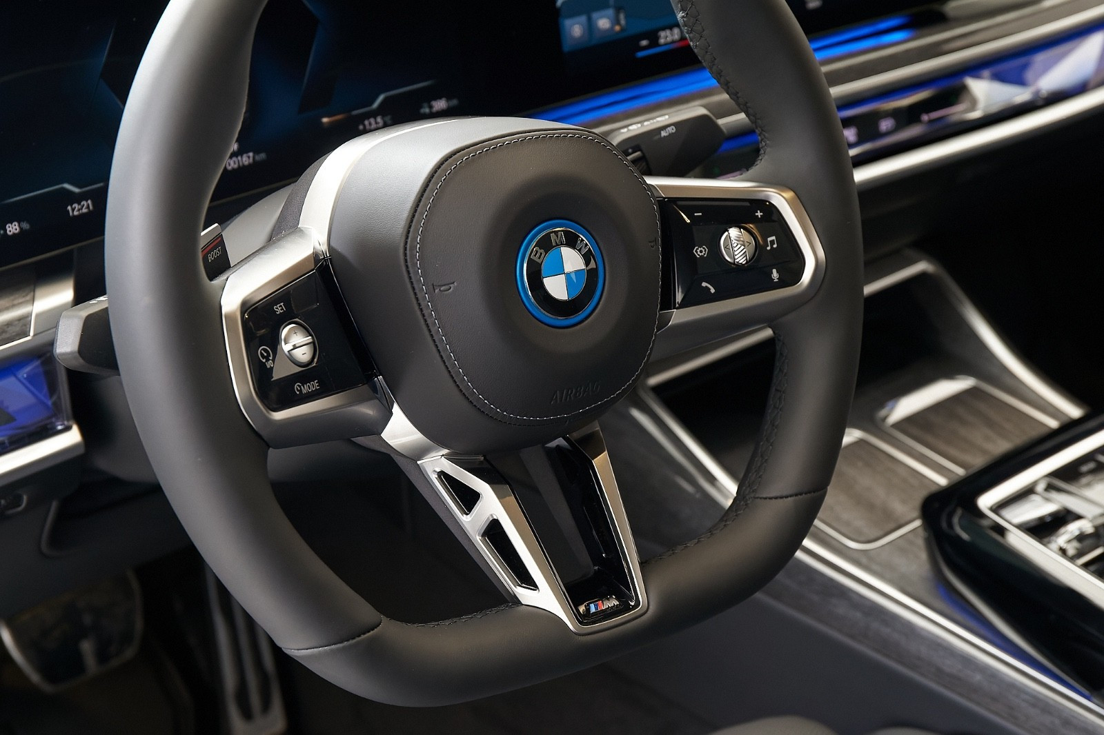BMW i7