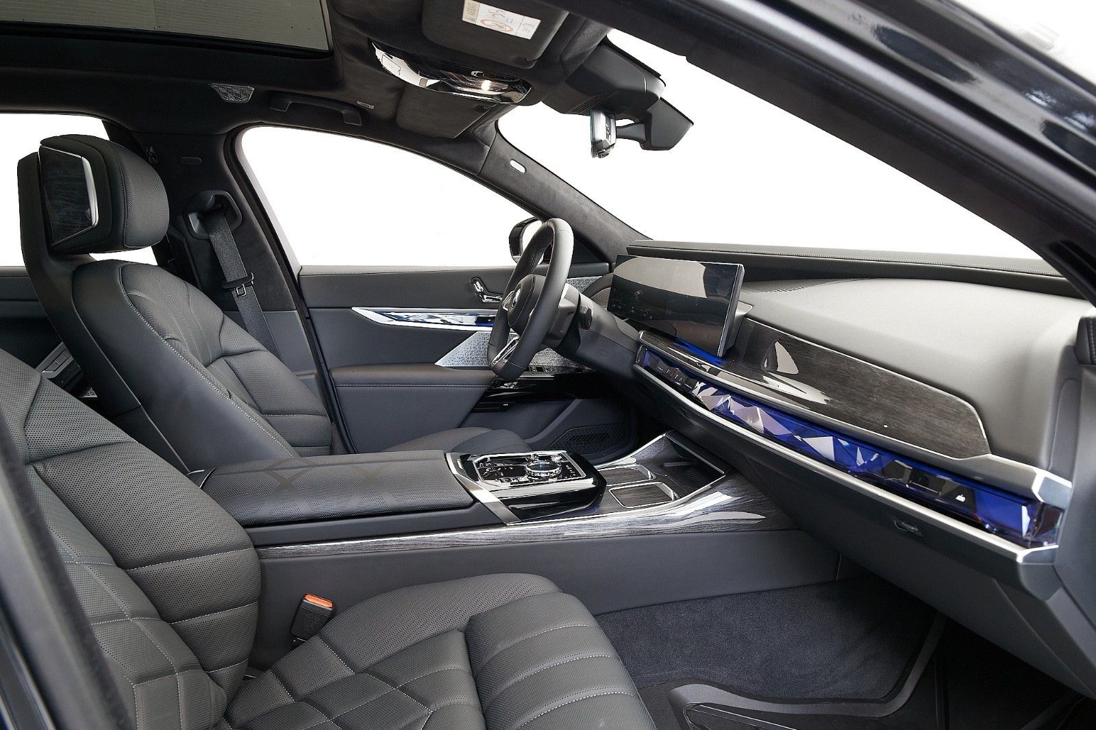 BMW i7