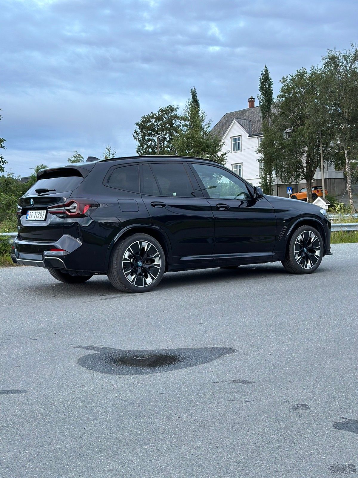 BMW iX3