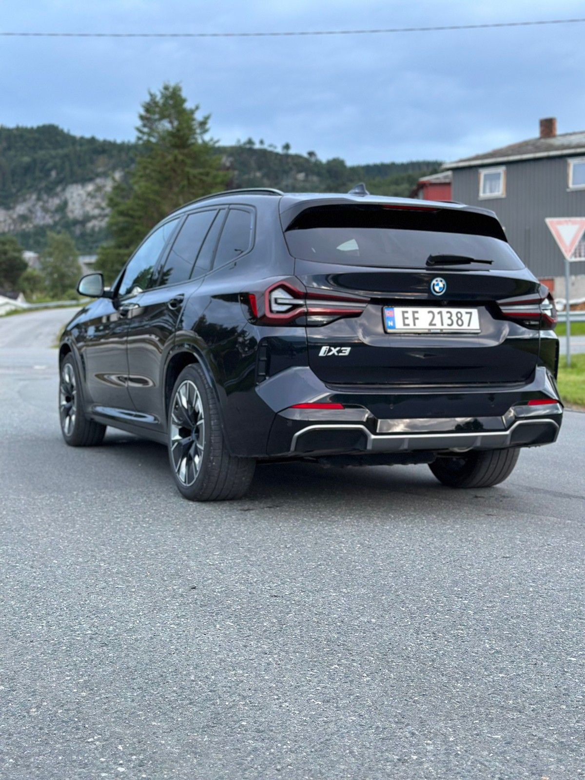 BMW iX3