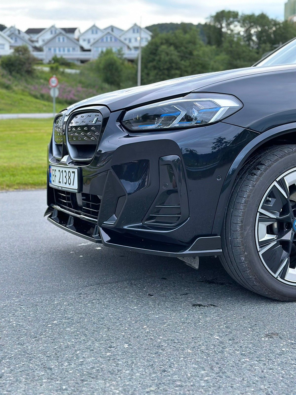 BMW iX3