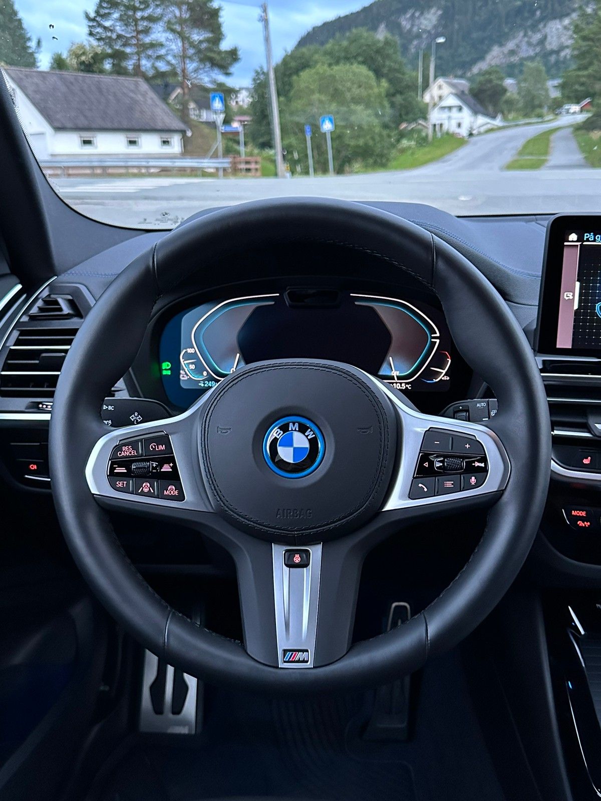 BMW iX3