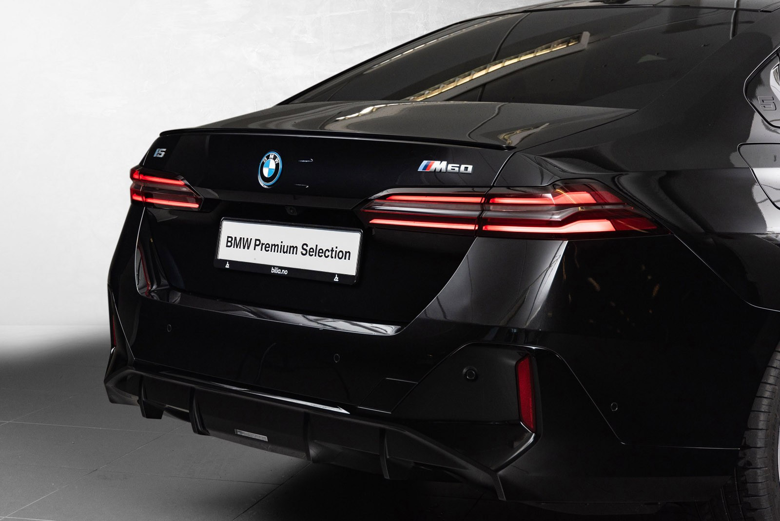 BMW i5 M60