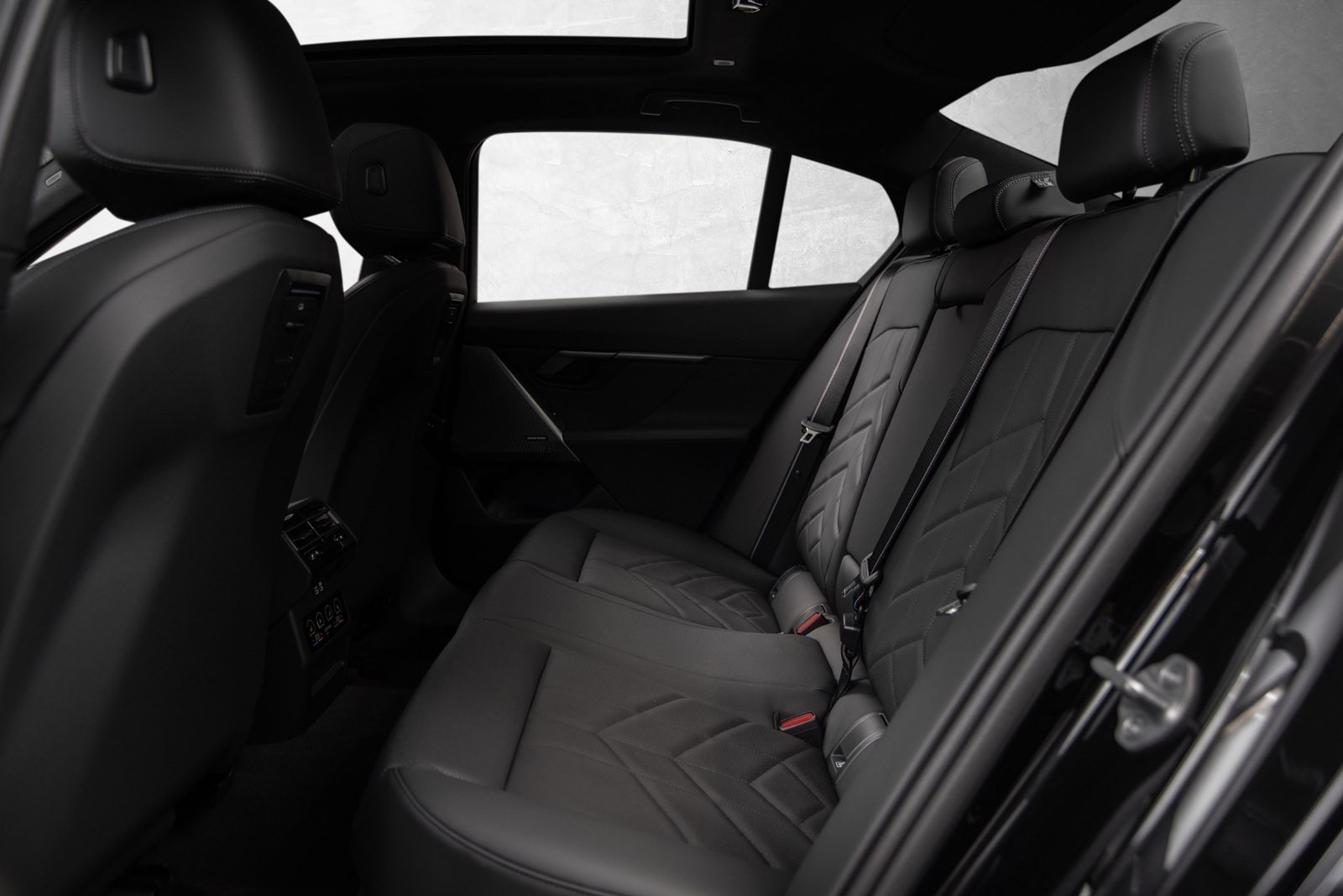 BMW i5 M60