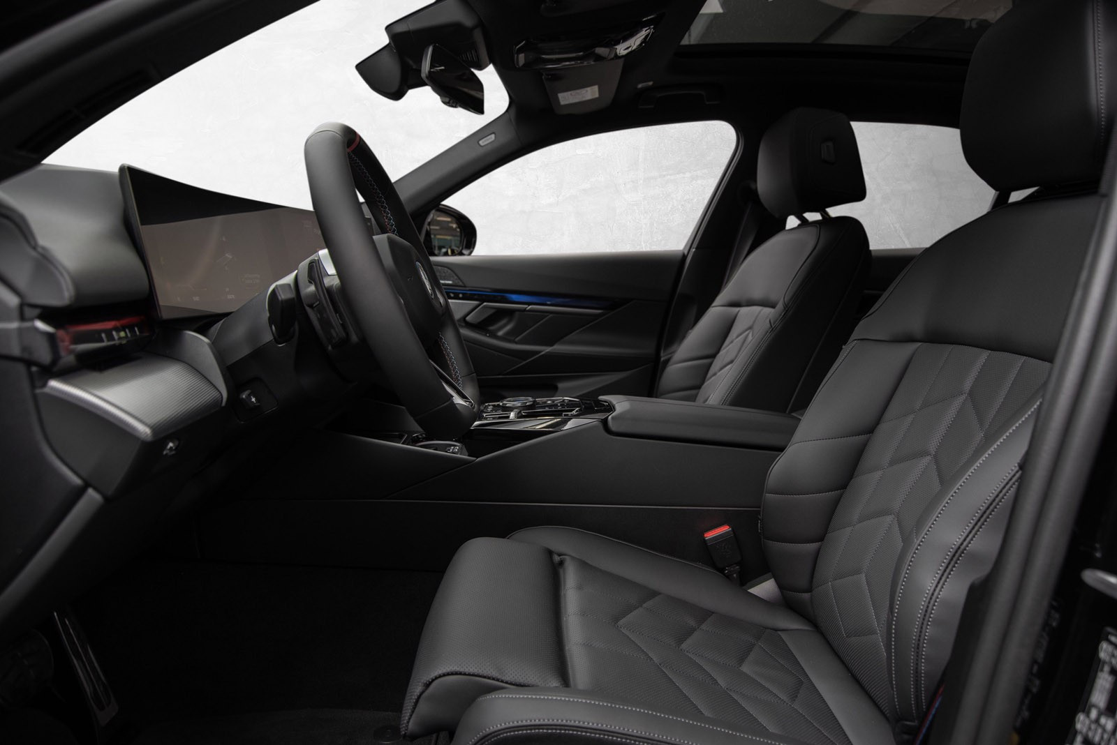 BMW i5 M60