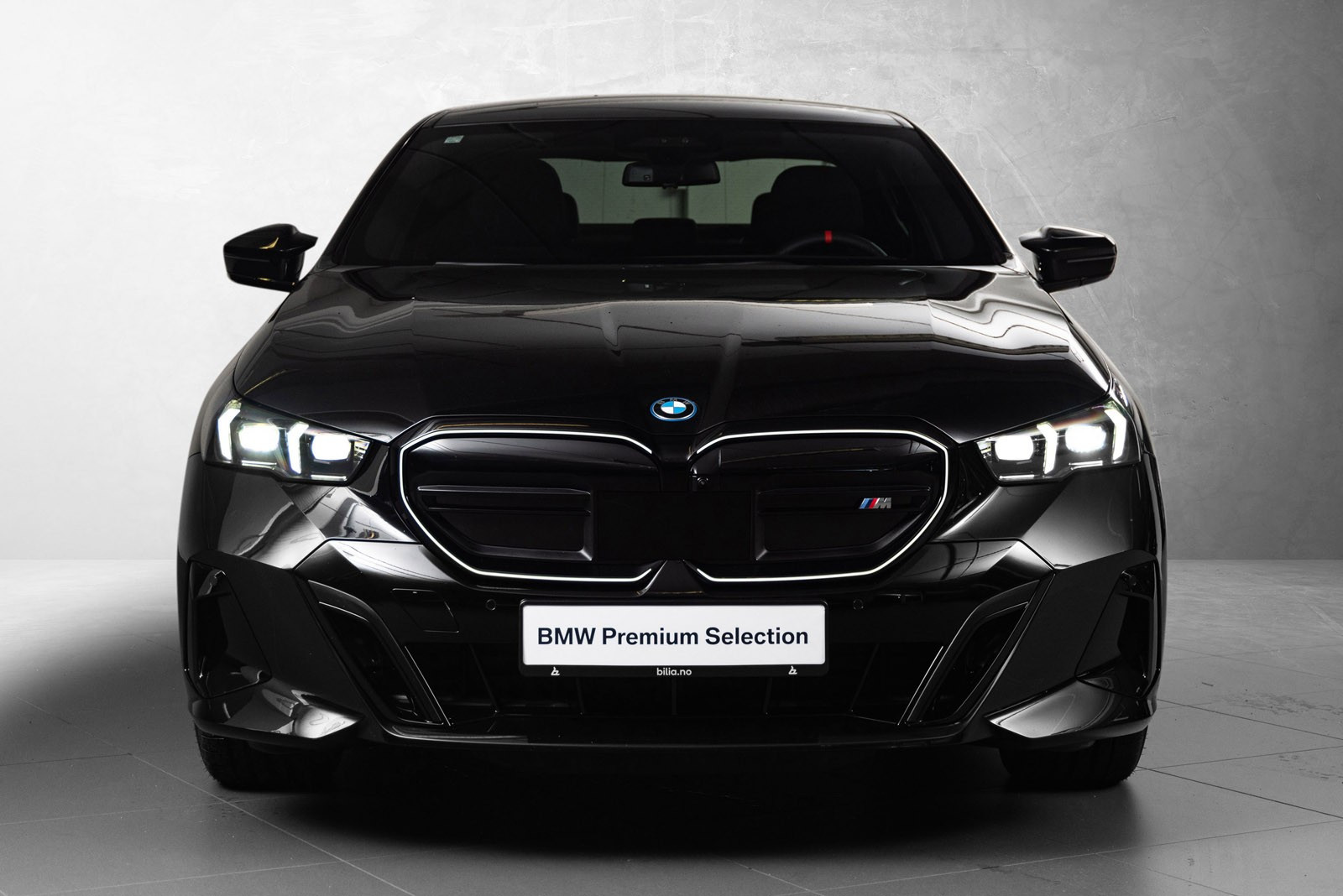 BMW i5 M60