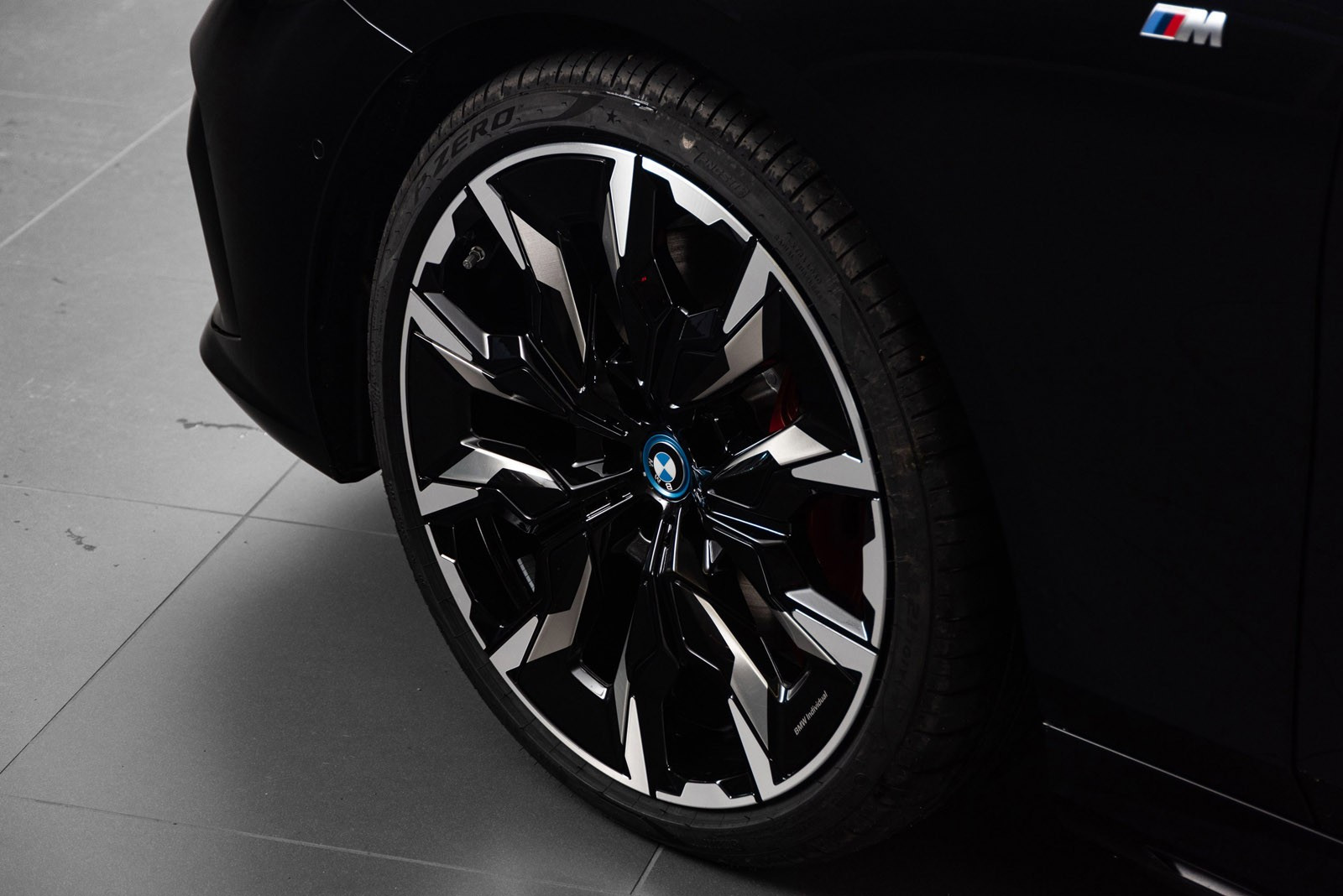 BMW i5 M60