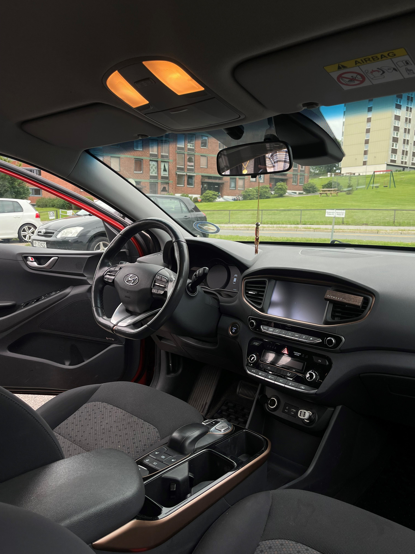 Hyundai IONIQ