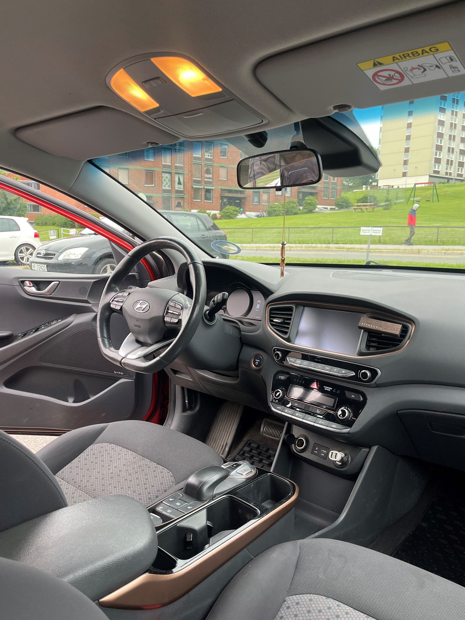 Hyundai IONIQ