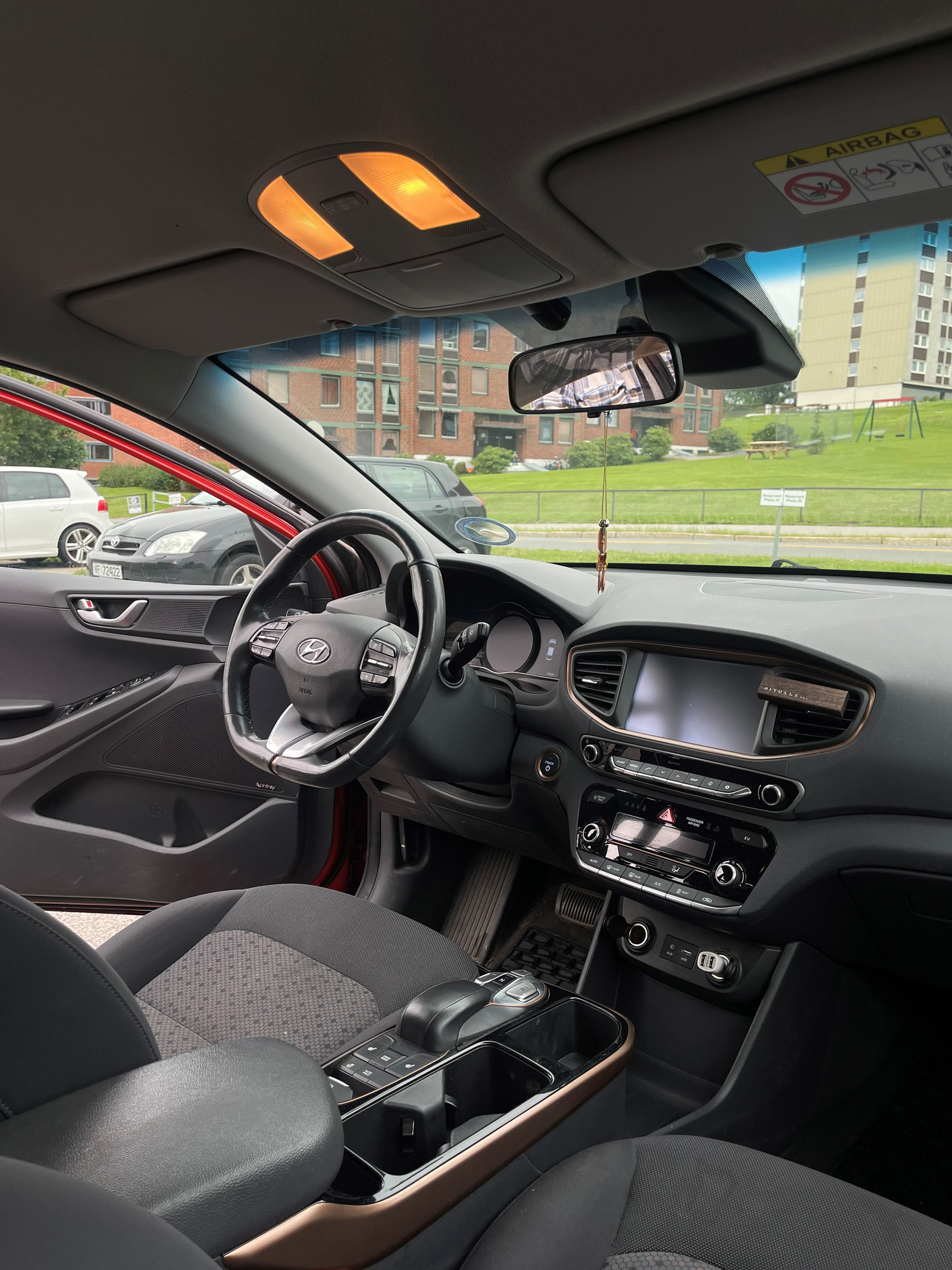 Hyundai IONIQ