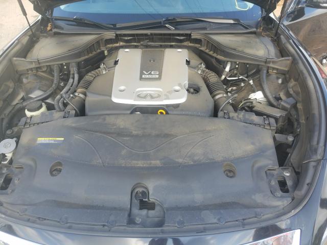 Infiniti Q70 3.7 2015