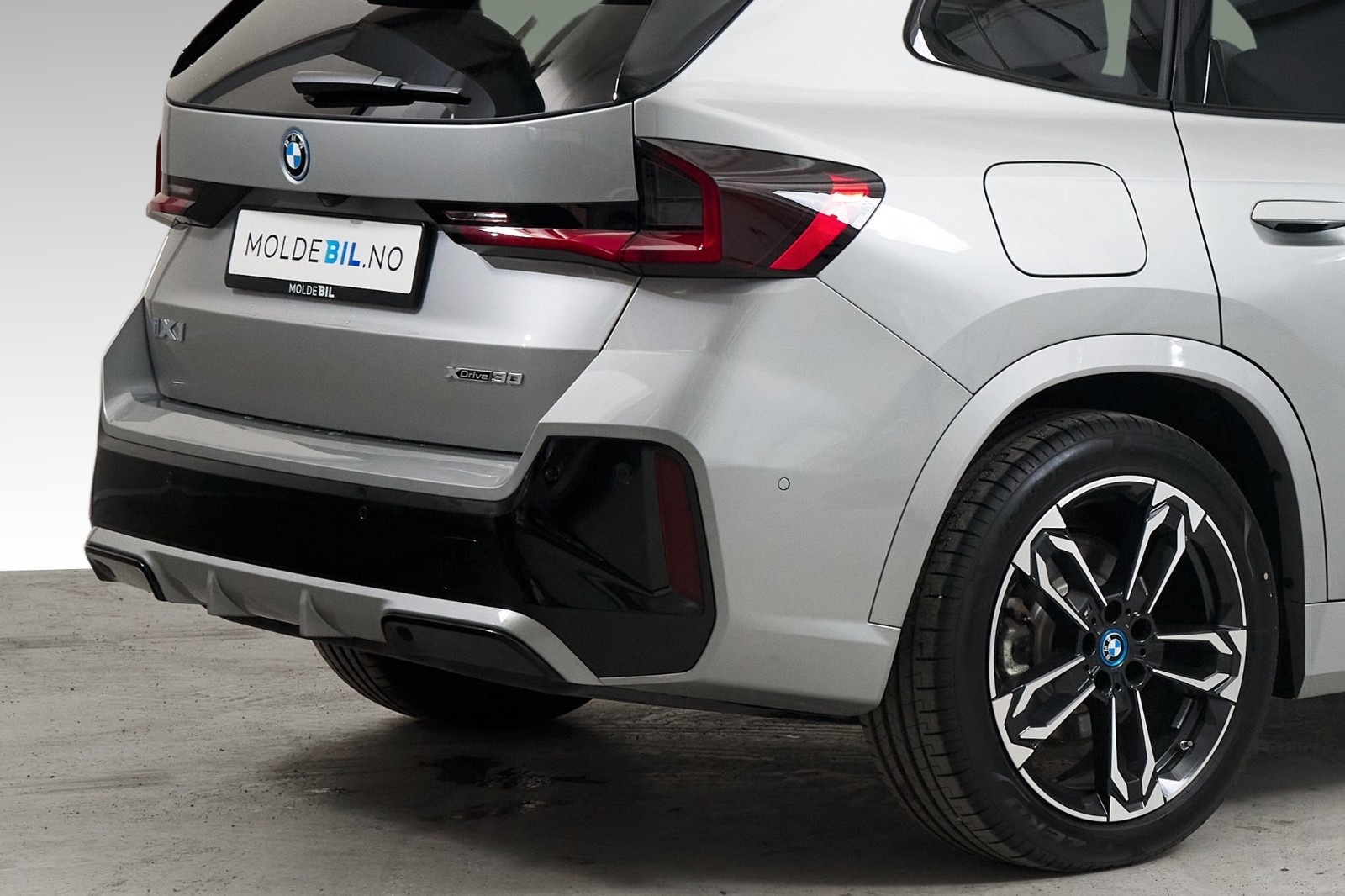 BMW iX1