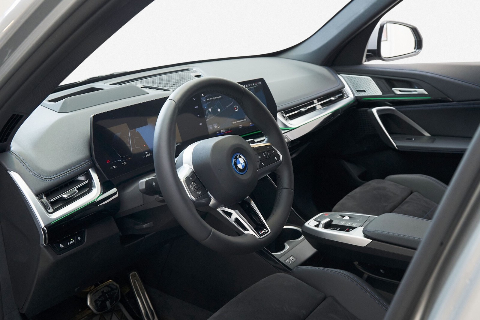BMW iX1