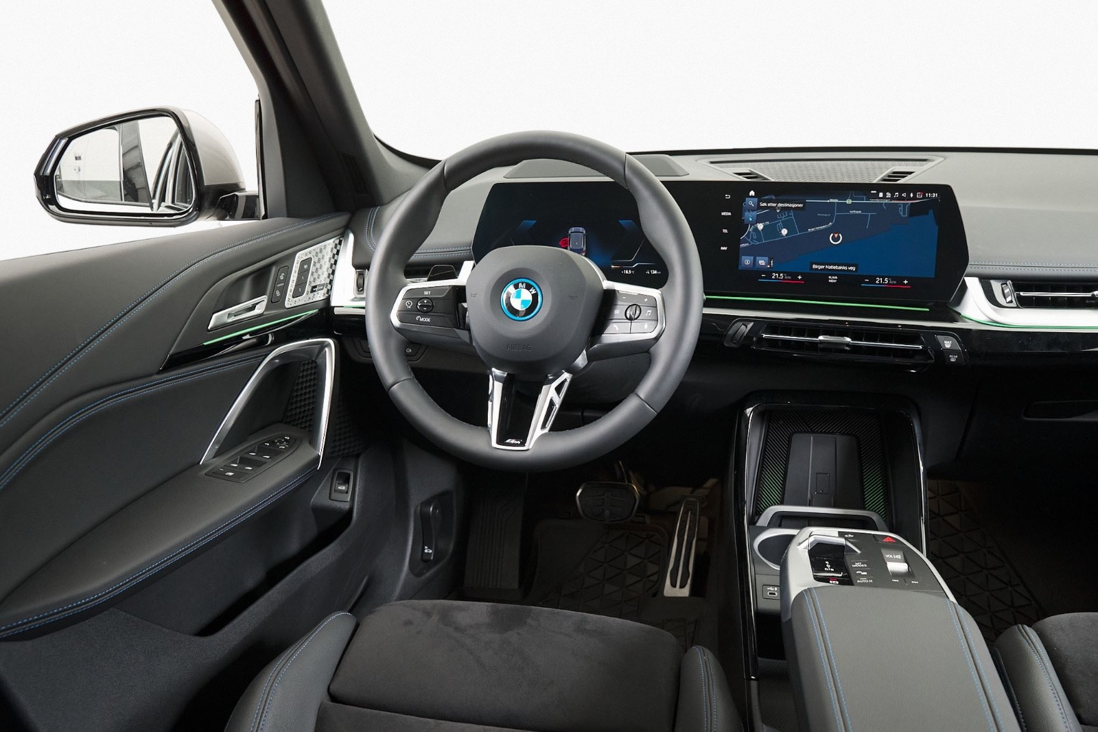 BMW iX1