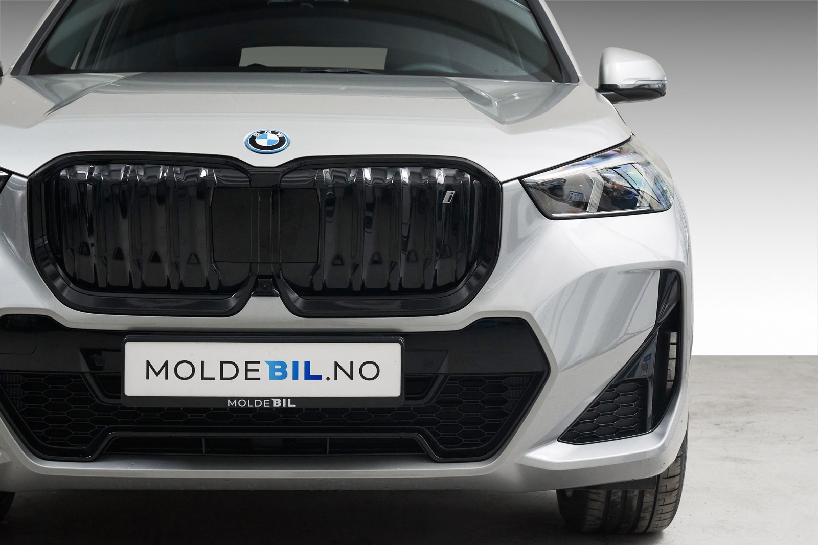 BMW iX1