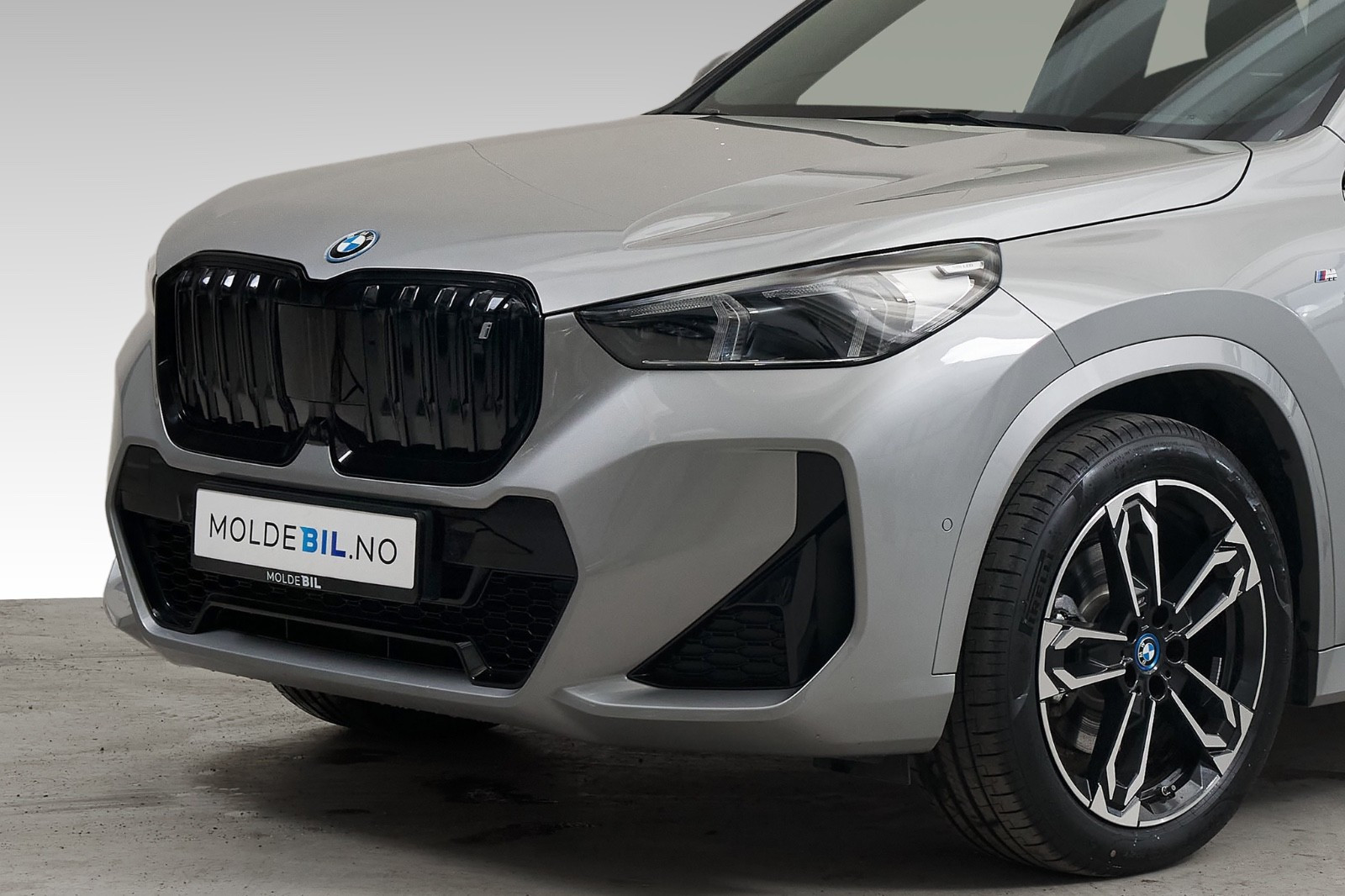 BMW iX1