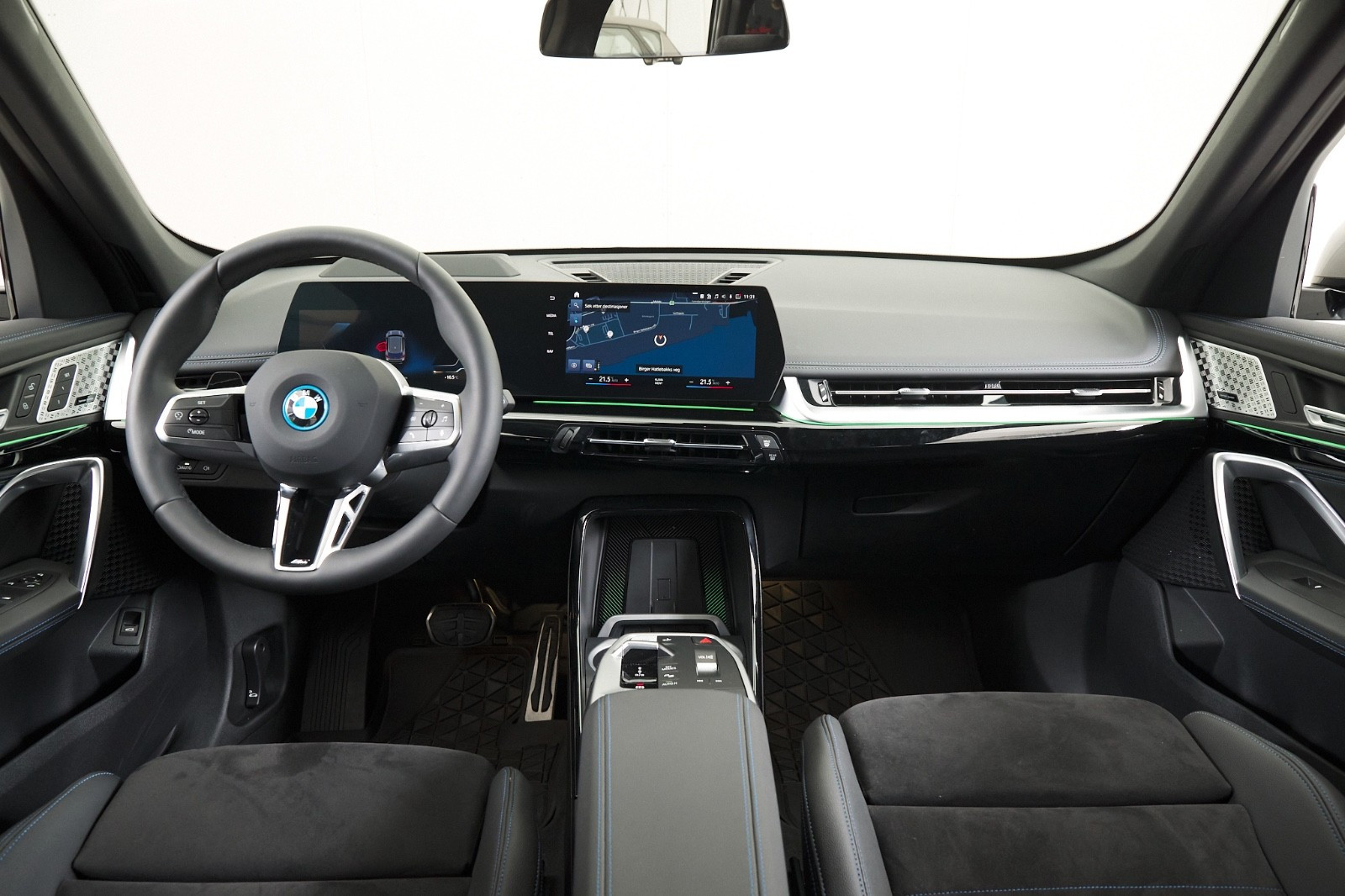 BMW iX1