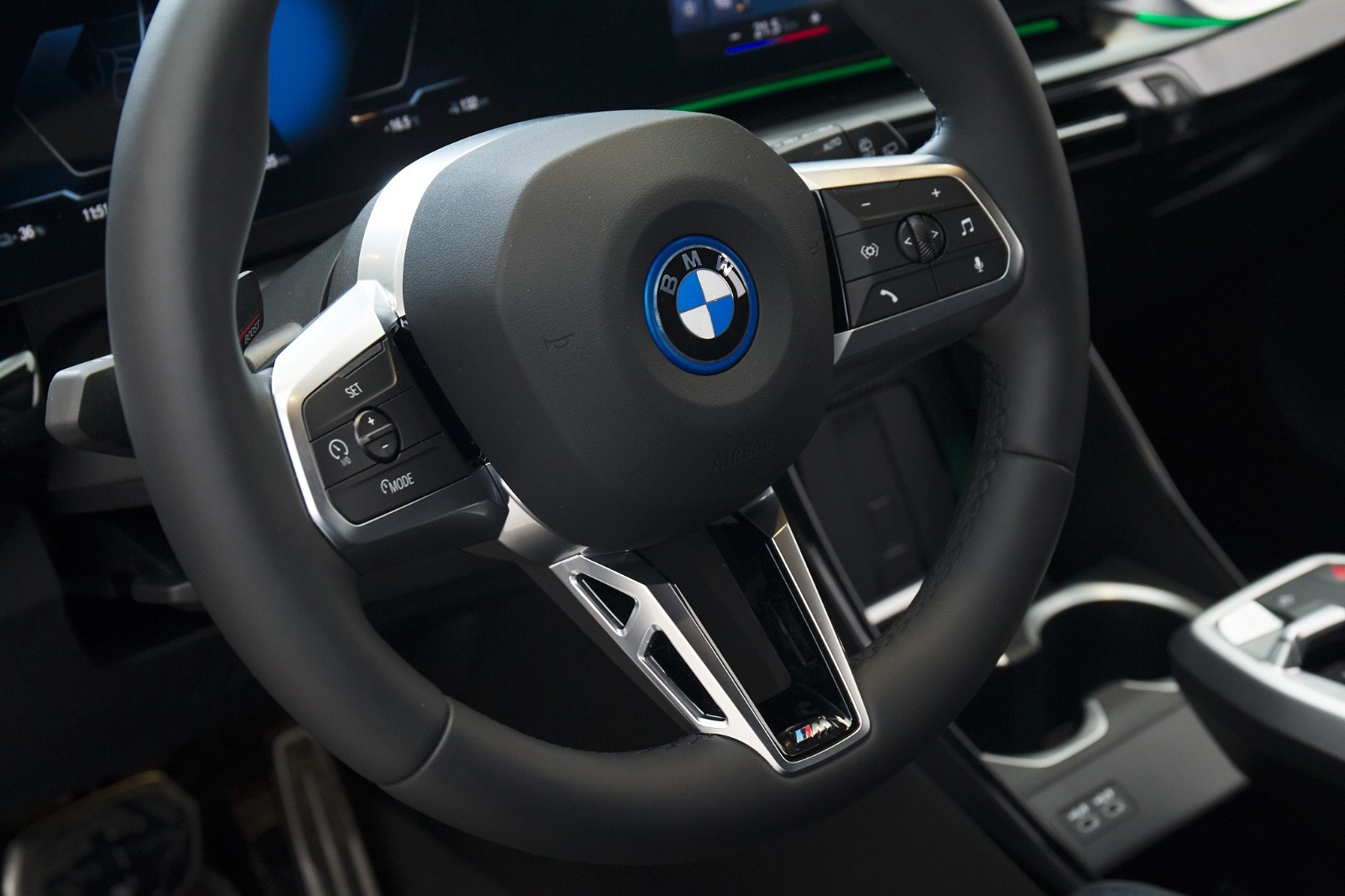 BMW iX1