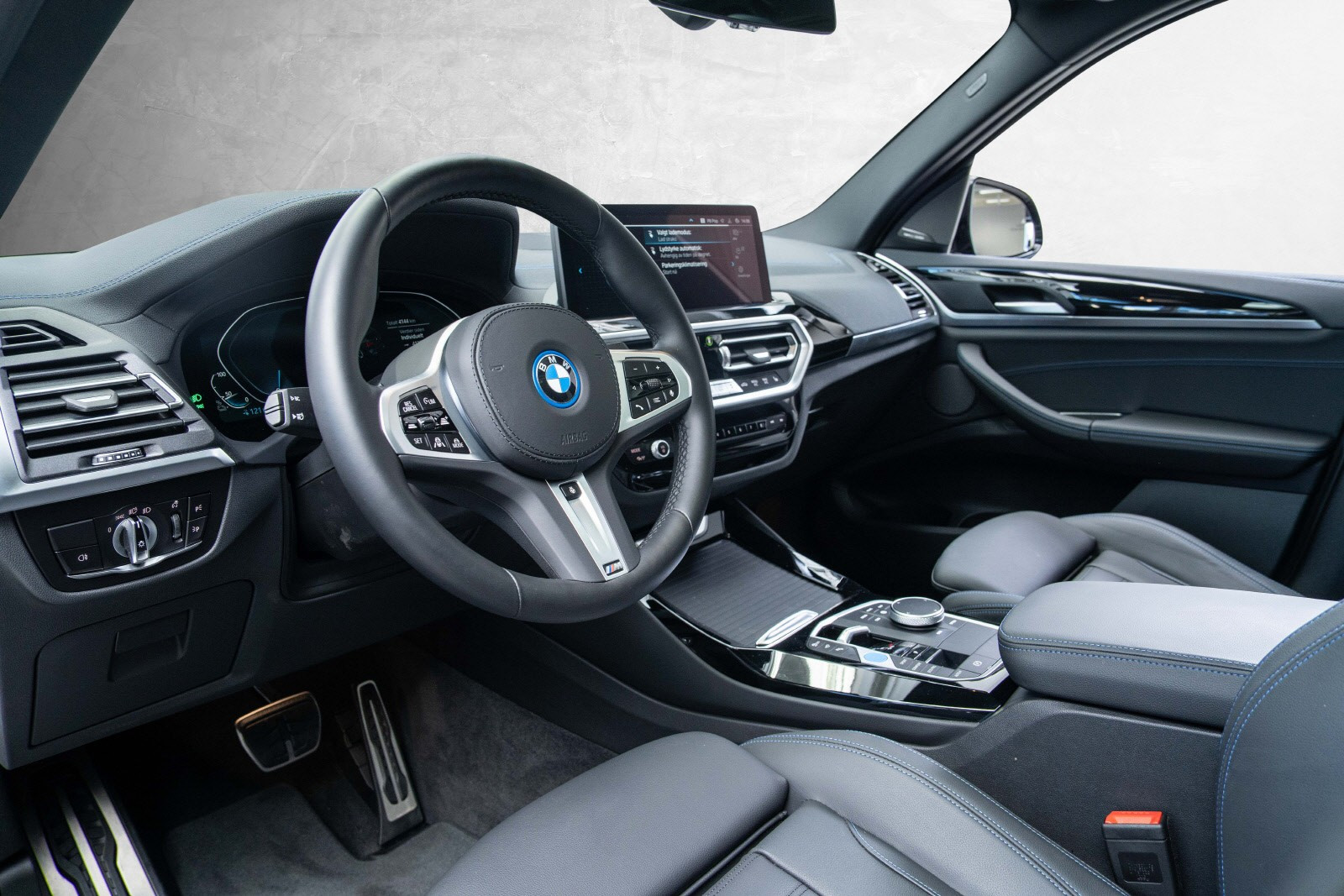 BMW iX3