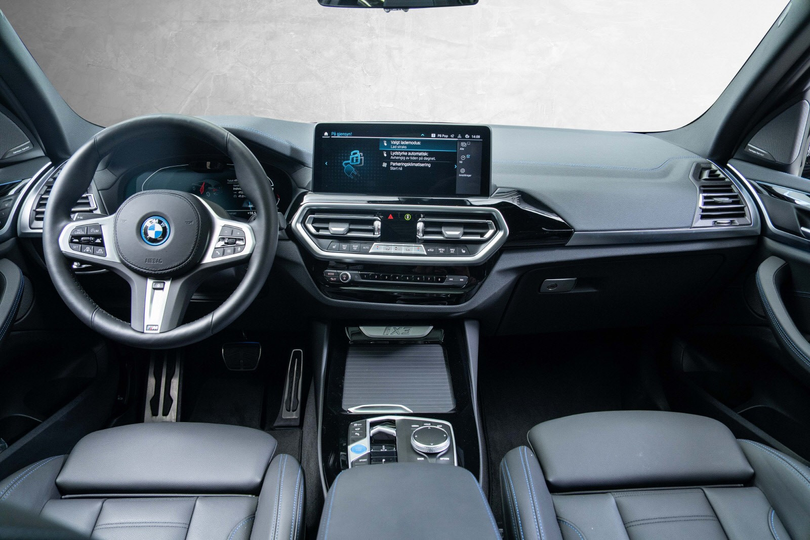 BMW iX3