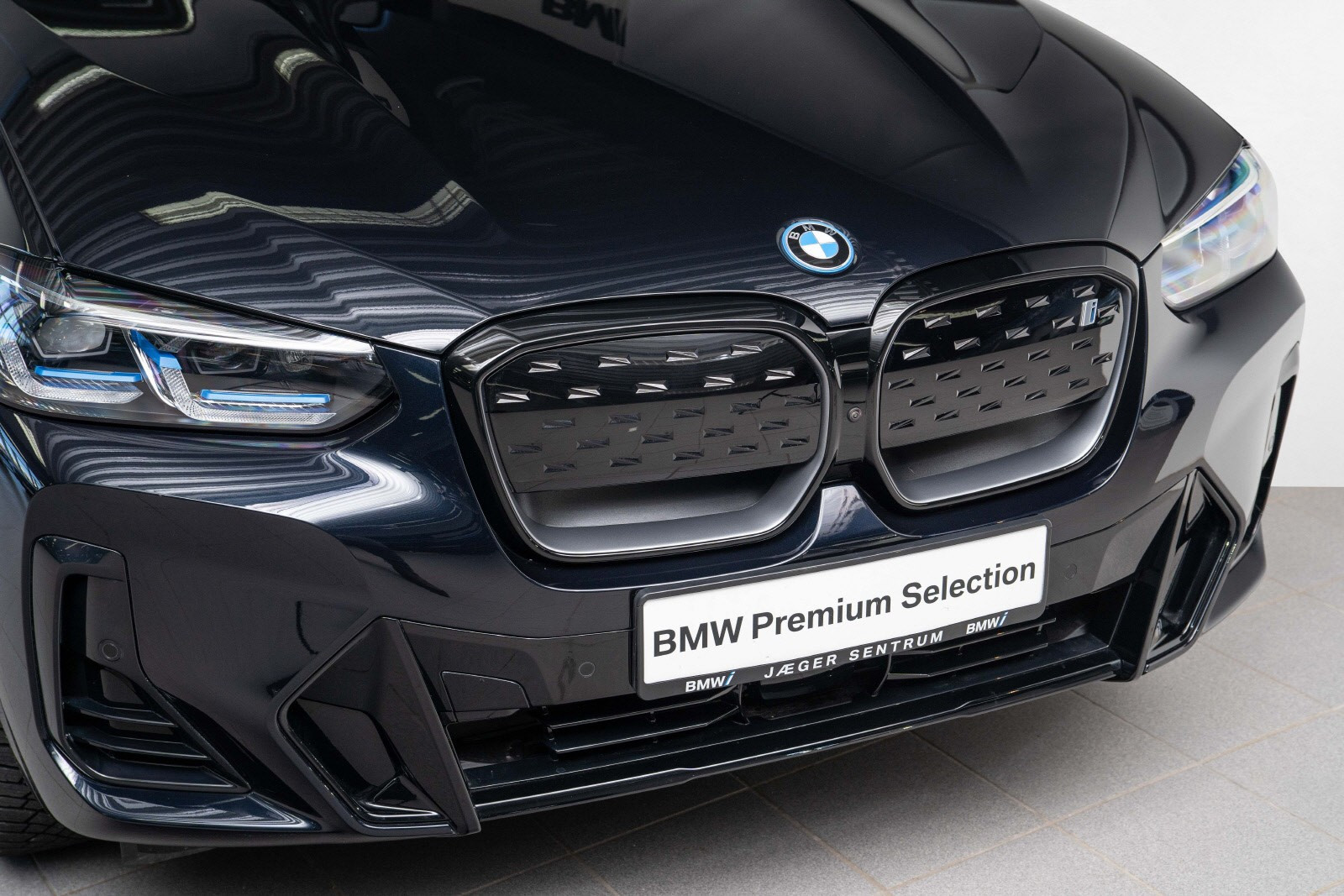 BMW iX3