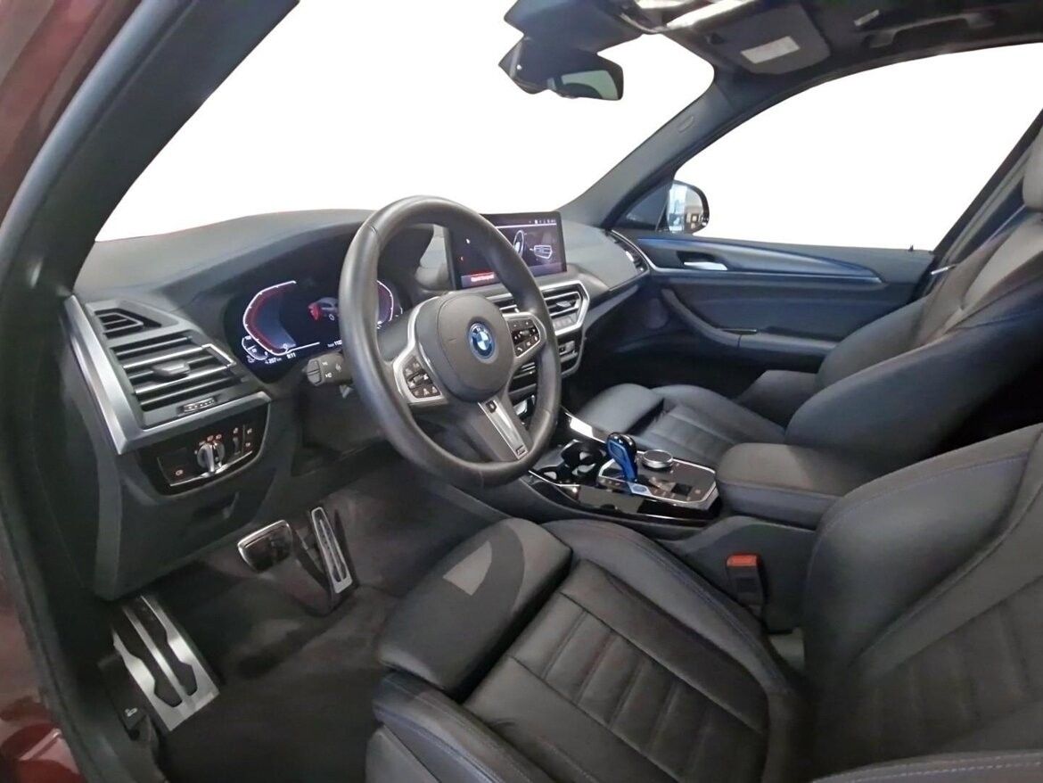 BMW iX3