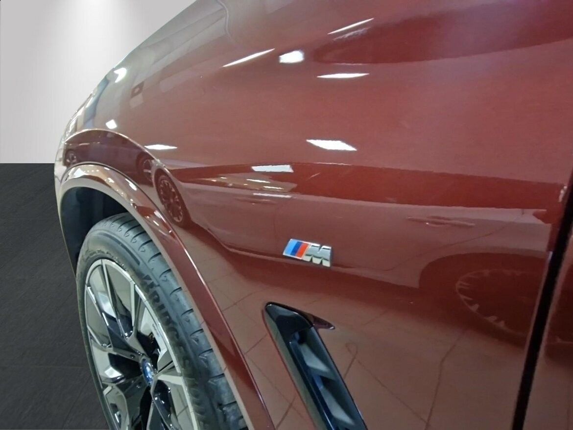 BMW iX3