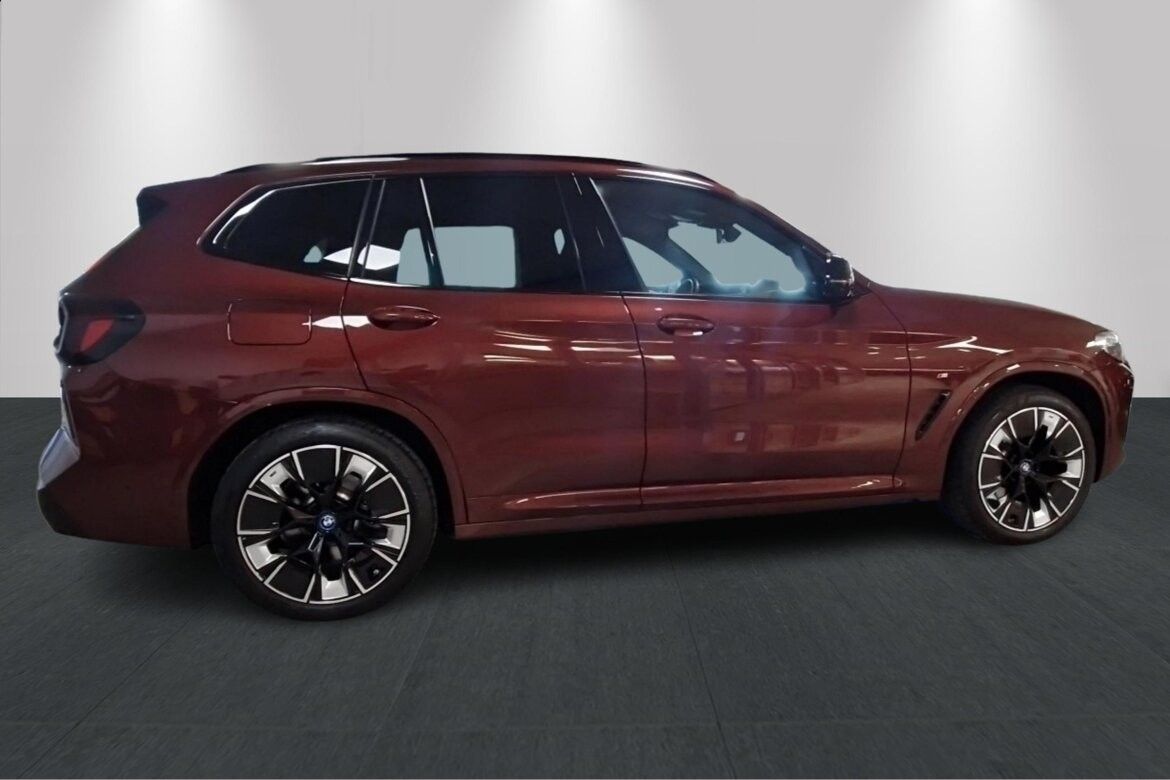 BMW iX3