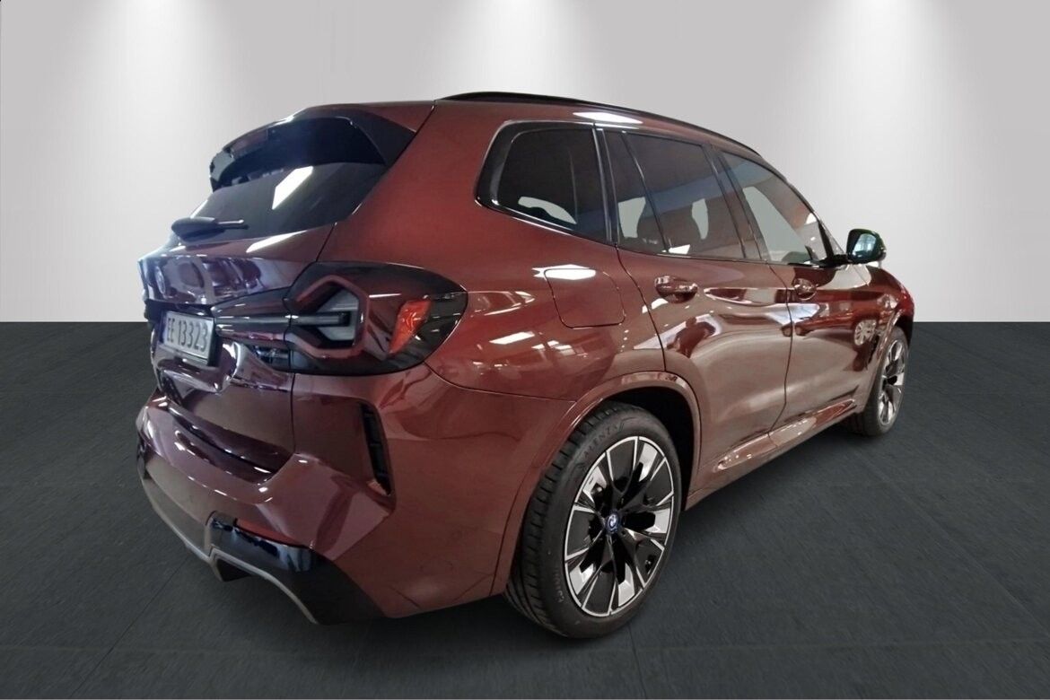 BMW iX3