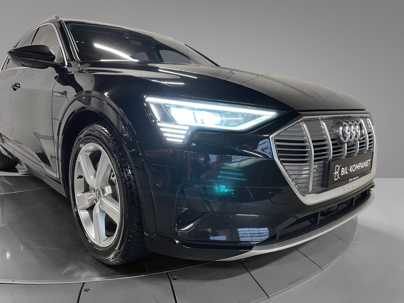 Audi e-tron