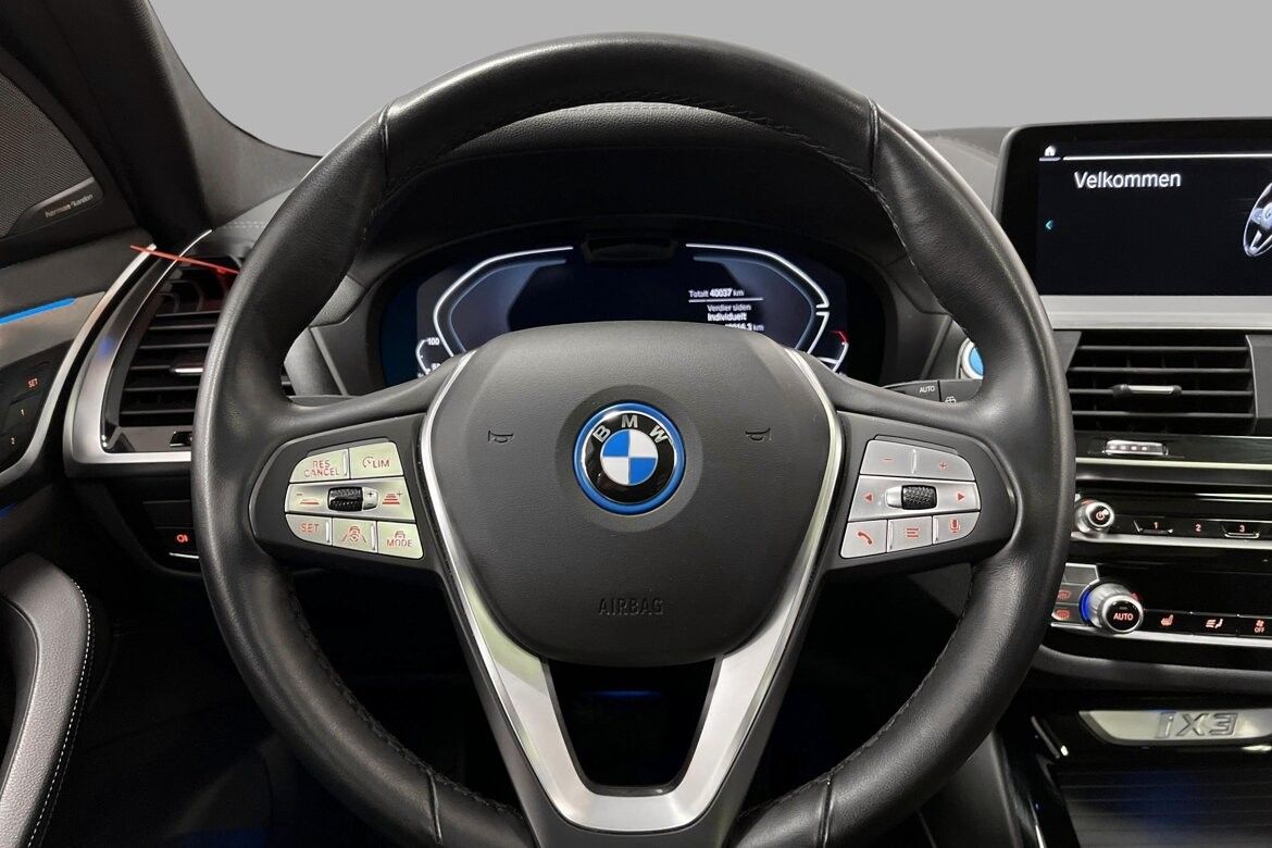 BMW iX3