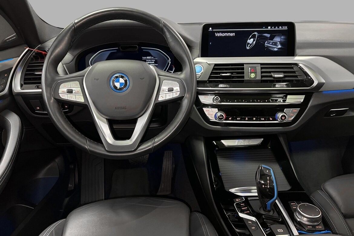 BMW iX3