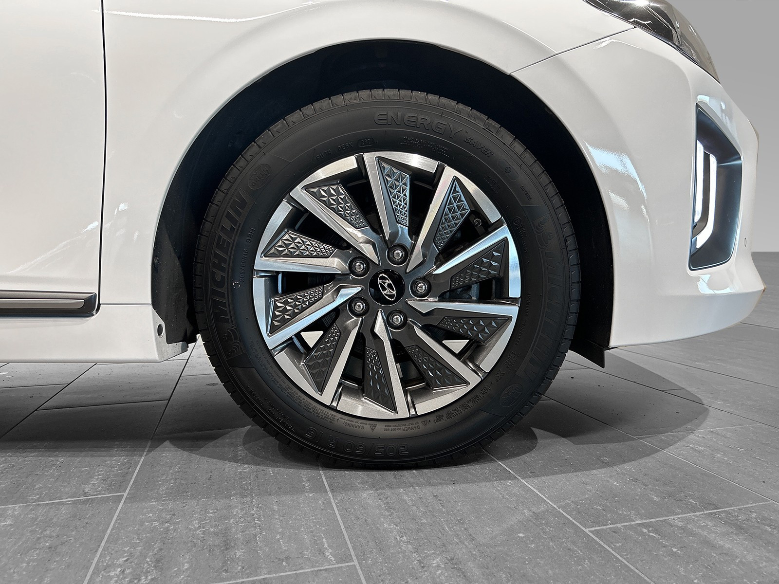 Hyundai IONIQ