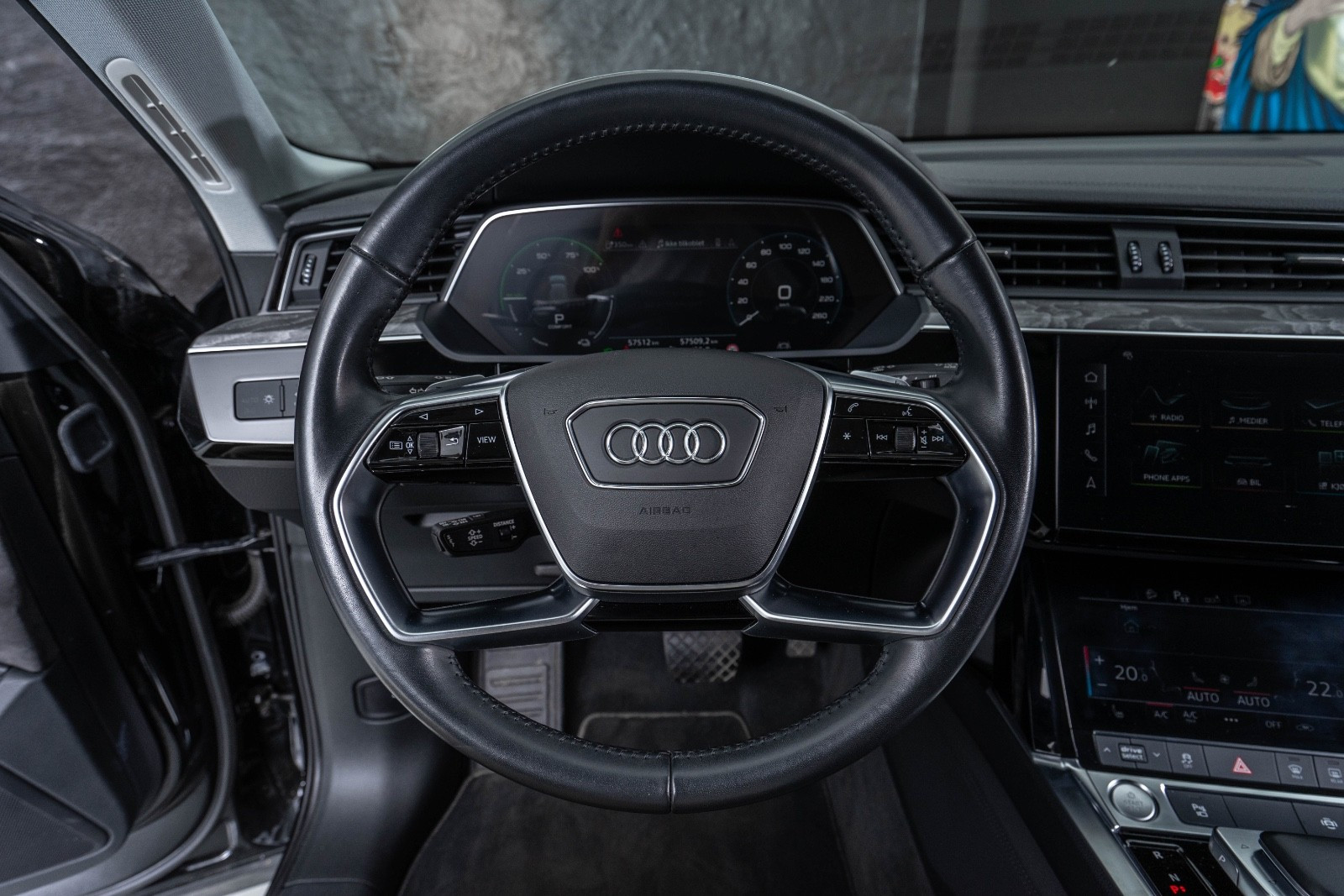 Audi e-tron