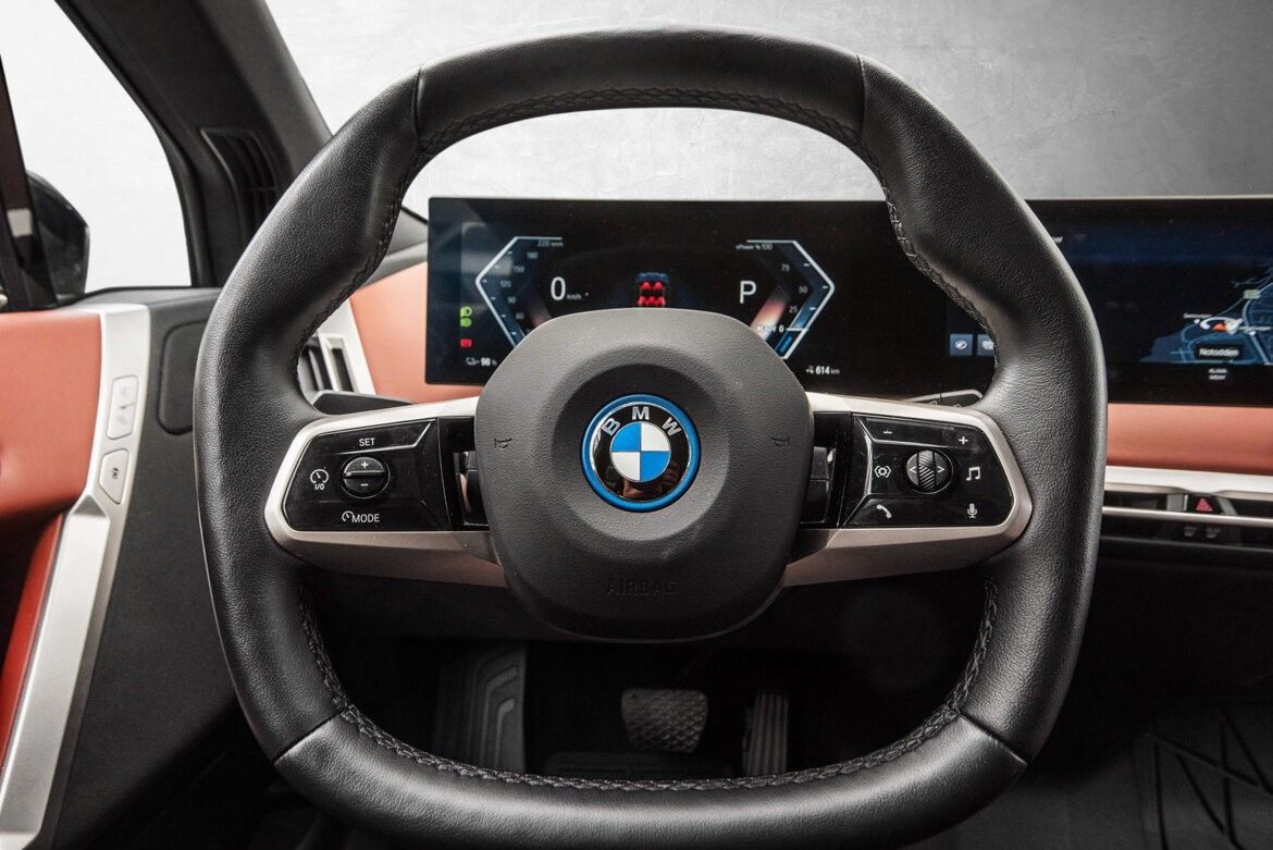 BMW iX xDrive 50