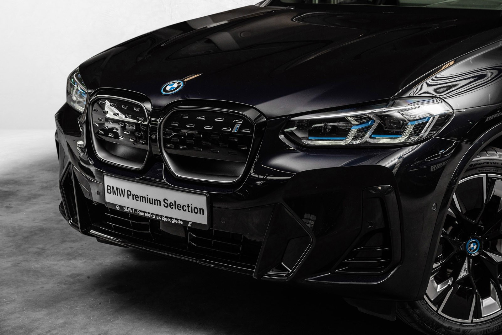 BMW iX3