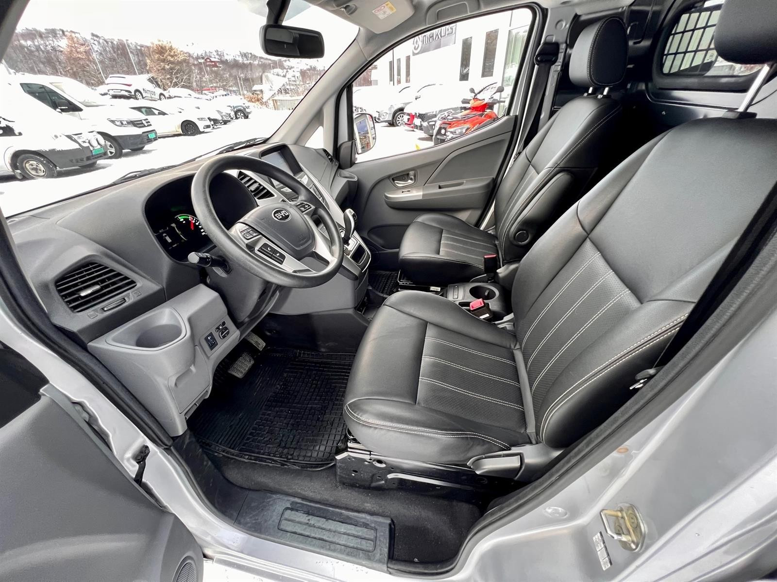 BYD T3