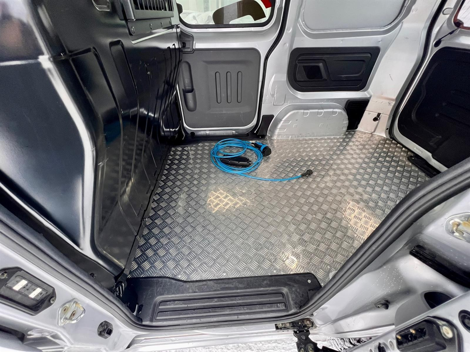 BYD T3