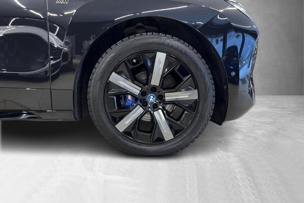 BMW iX M60