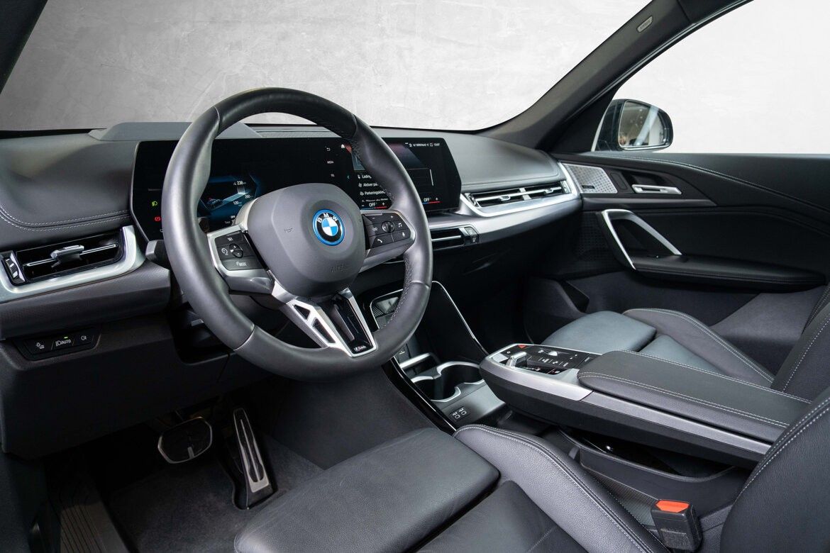 BMW iX1