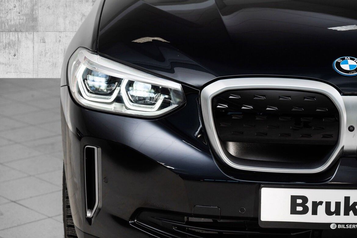 BMW iX3