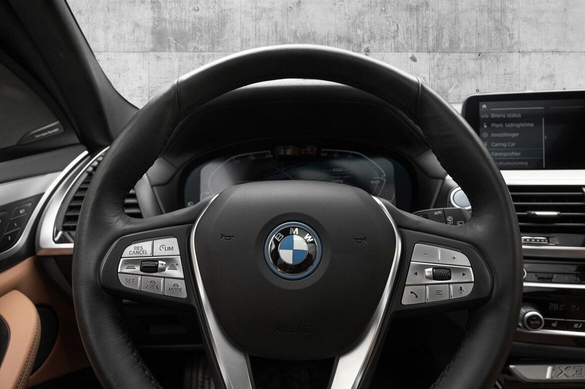 BMW iX3