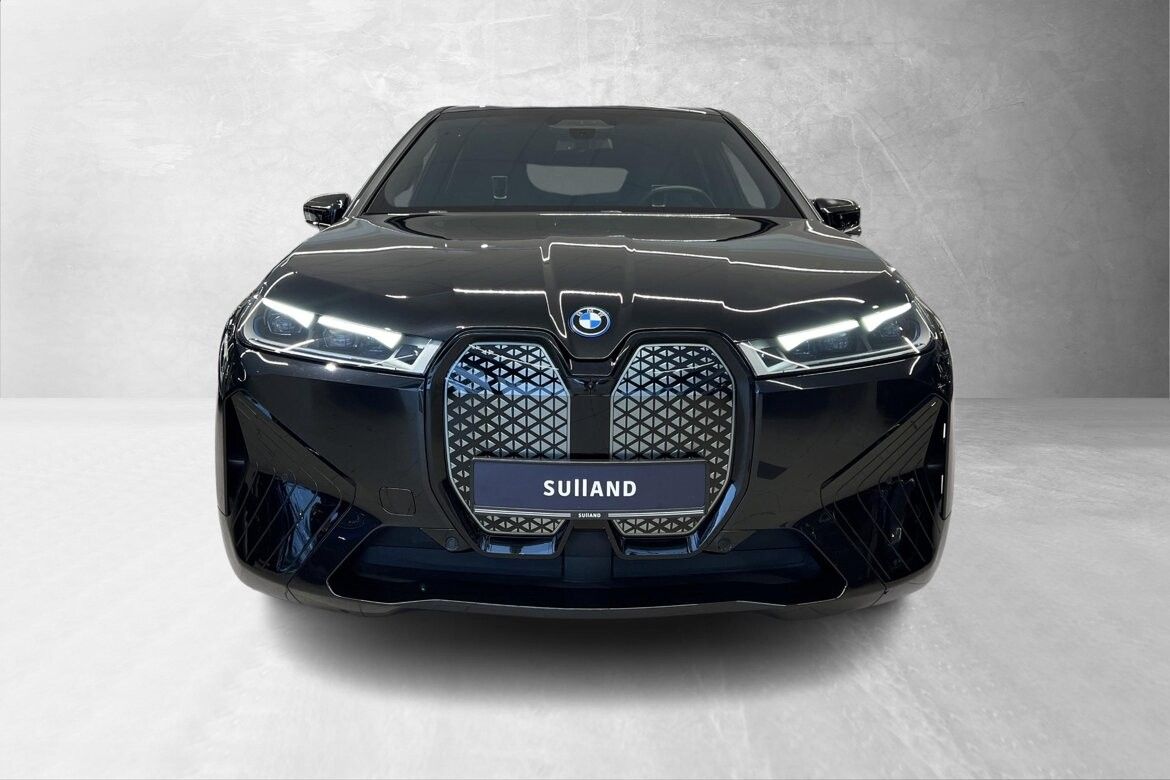 BMW iX M60
