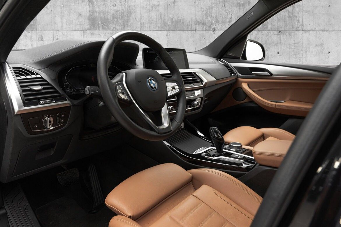 BMW iX3
