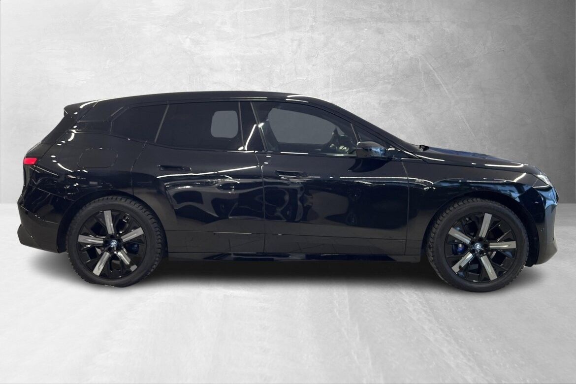 BMW iX M60